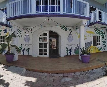 Les Trois Singes - Friendly Hostel Isla Mujeres Luaran gambar