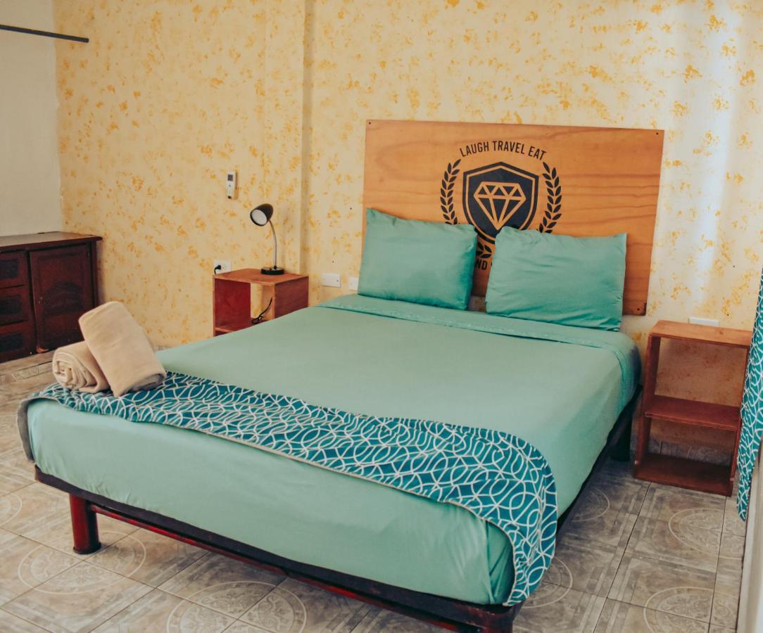 Les Trois Singes - Friendly Hostel Isla Mujeres Luaran gambar