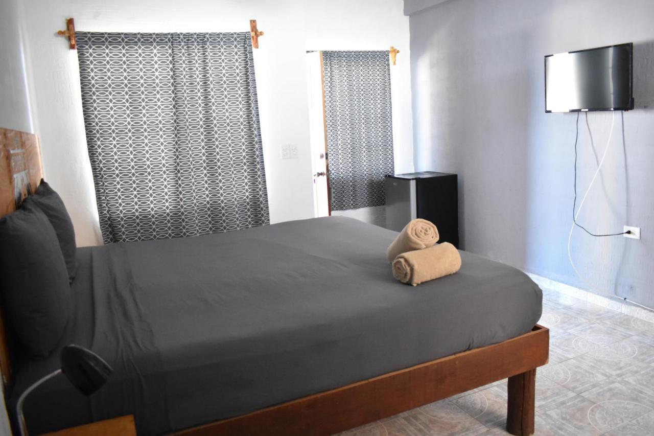 Les Trois Singes - Friendly Hostel Isla Mujeres Luaran gambar