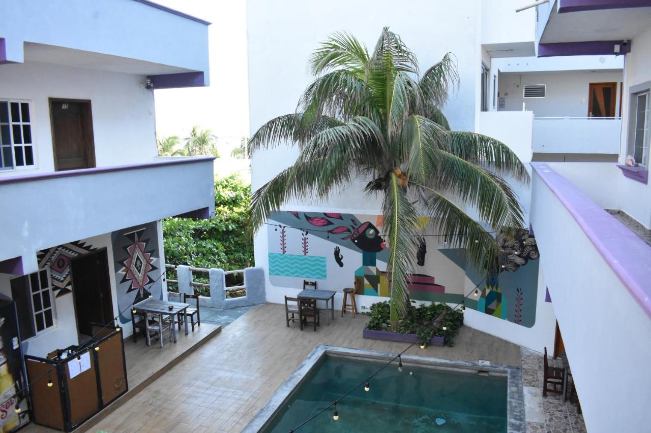 Les Trois Singes - Friendly Hostel Isla Mujeres Luaran gambar