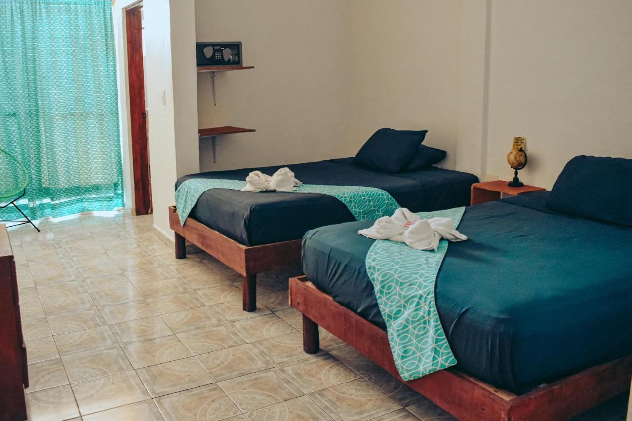 Les Trois Singes - Friendly Hostel Isla Mujeres Luaran gambar